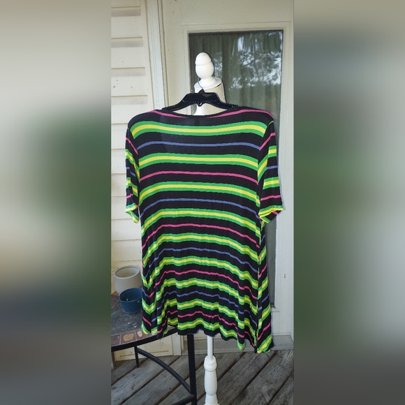 LuLaRoe Striped Top Shirt in size Medium - Picture 4 of 4